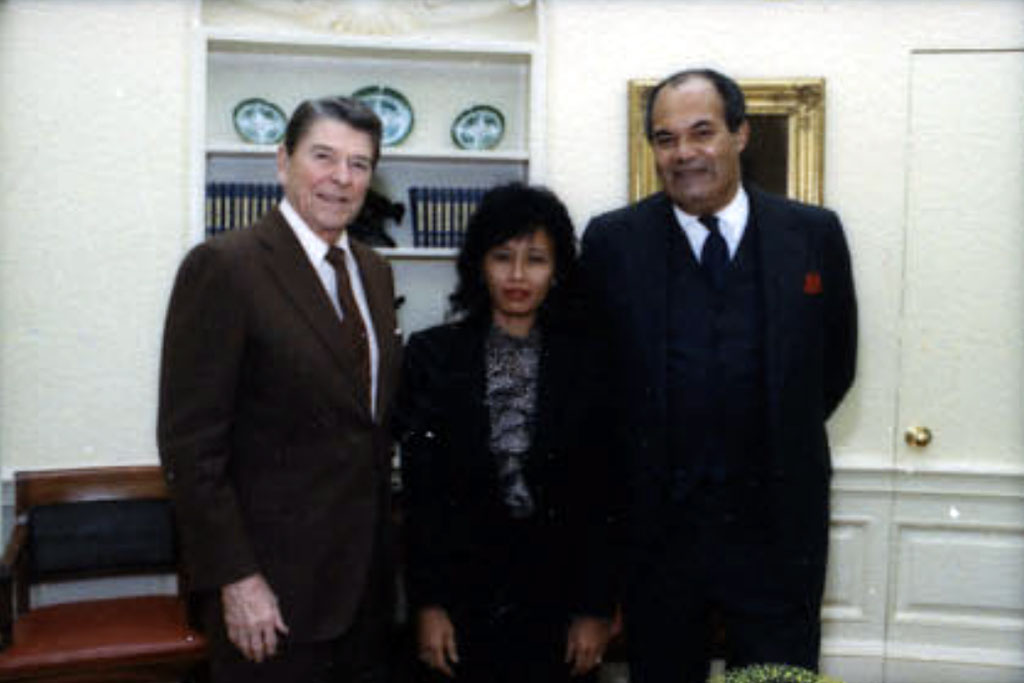 Ronald_D_Palmer_with_wife_Tengku_and_President_Ronald_Reagan_Oval_Office_1988|Ronald_D__Palmer__Professor_Emeritus_at_Georgetown_University|Ronald_D__Palmer__Professor_Emeritus_at_Georgetown_University ||