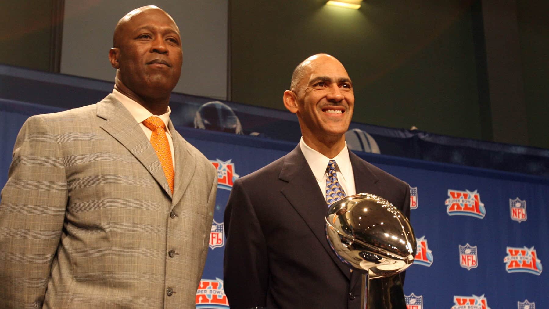 Lovie Smith and Tony Dungy (bvmsports.com) Lovie Smith and Tony Dungy (bvmsports.com)